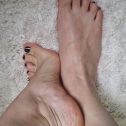 Moms & feet👣
