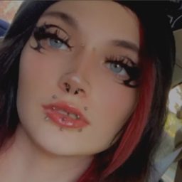 Hailqueensamara
